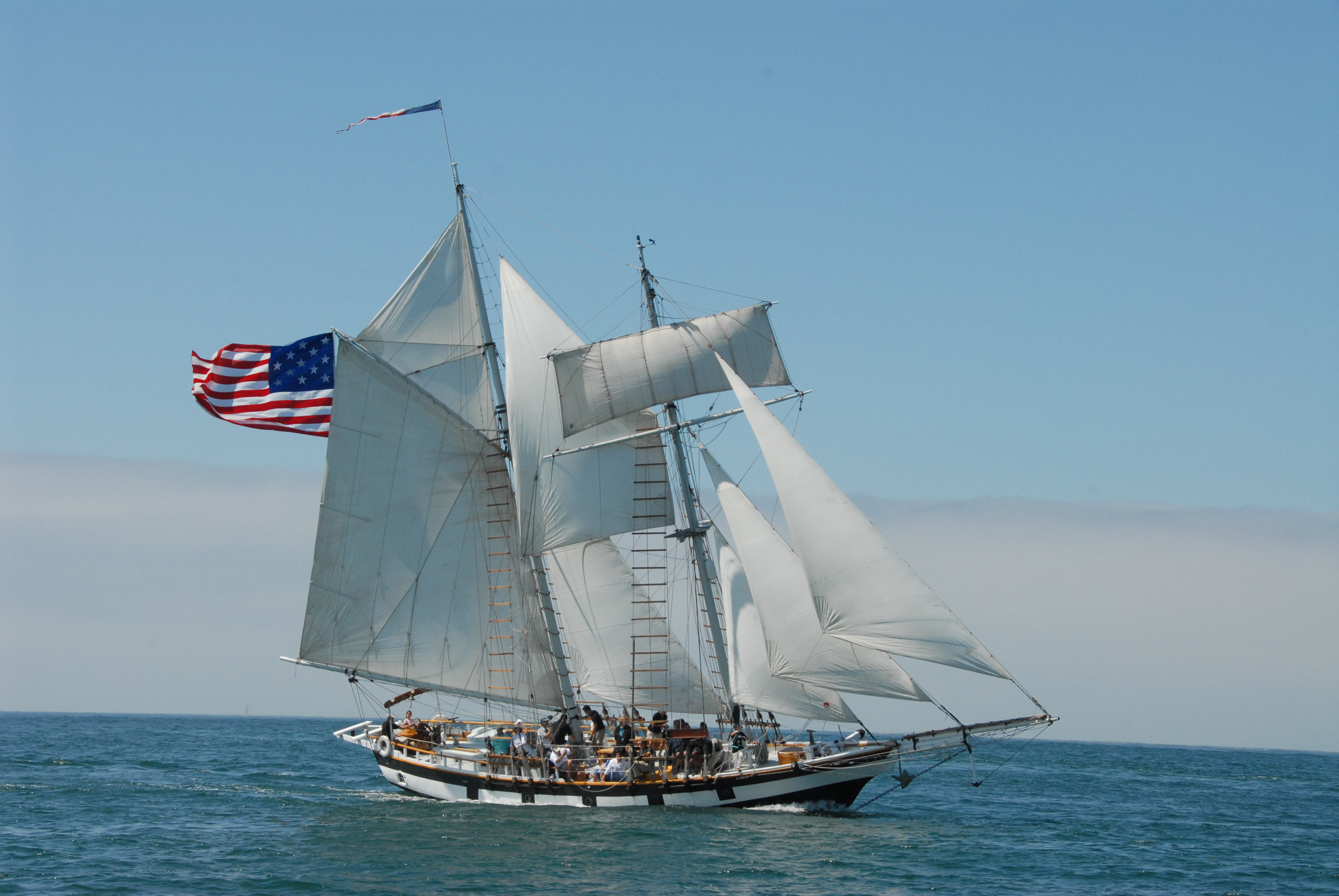 File:Amazing Grace Tall Ship sailing in Pacific Ocean.jpg ...