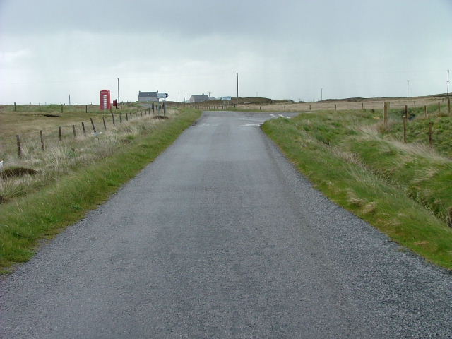 File:Benbecula Road Telephone Box.jpg