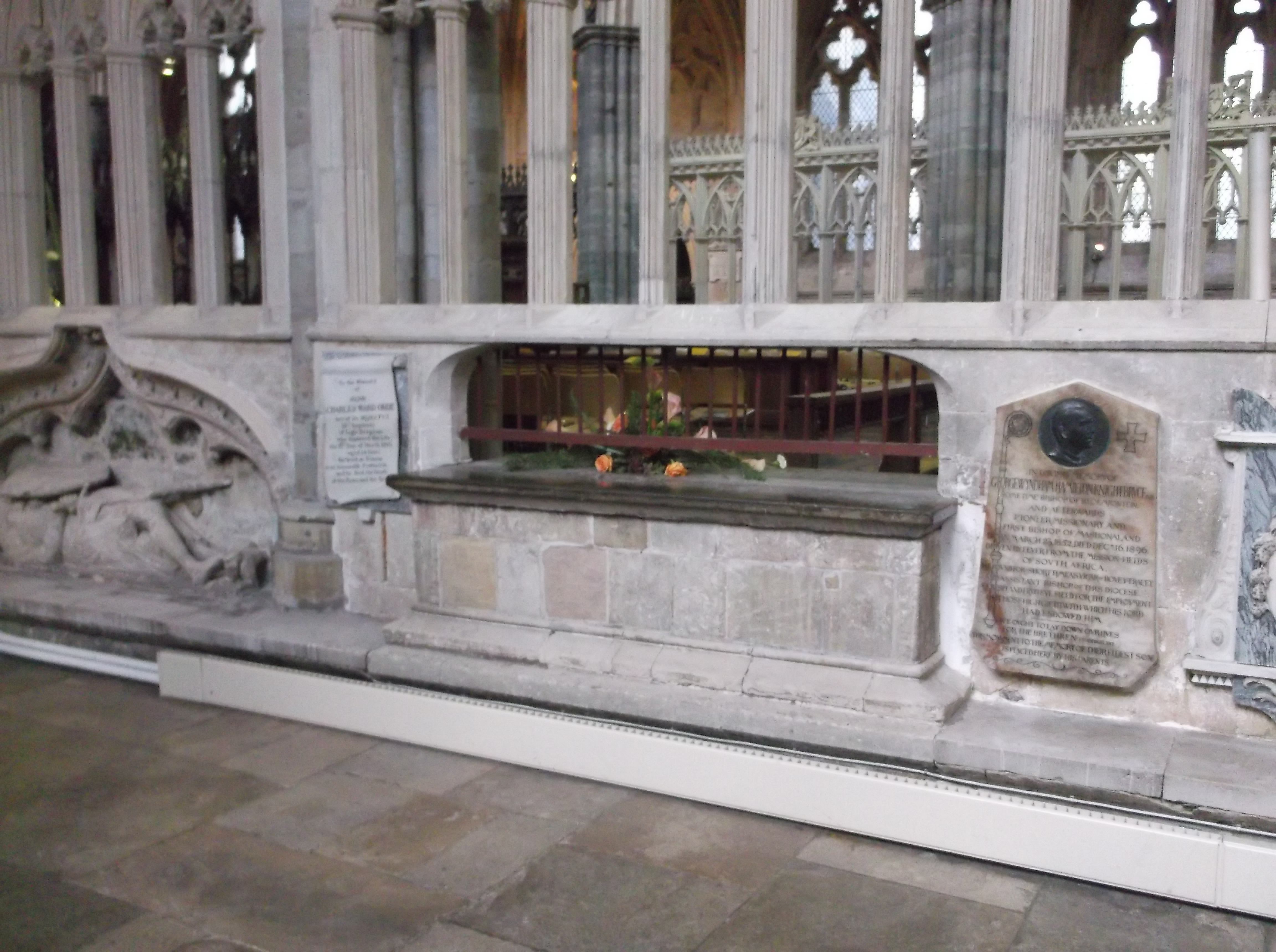 Das Grab von James Berkeley in der Kathedrale von Exeter