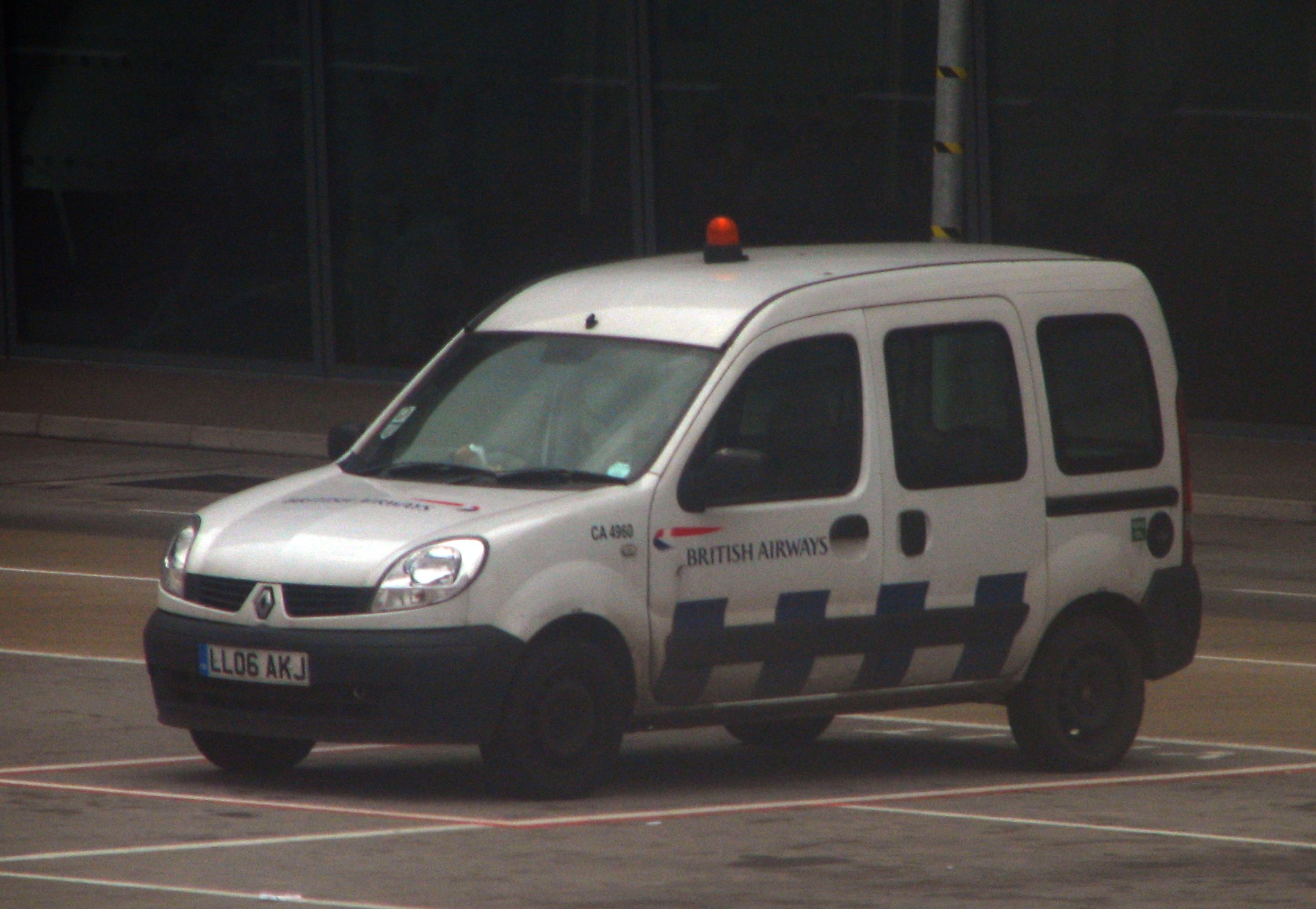 File:British Airways Renault Kangoo at Heathrow Airport, UK