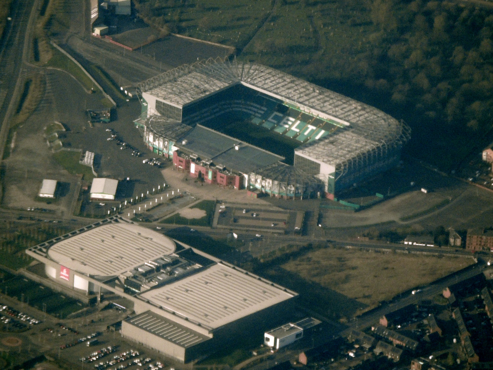 Where do Celtic play in Glasgow?