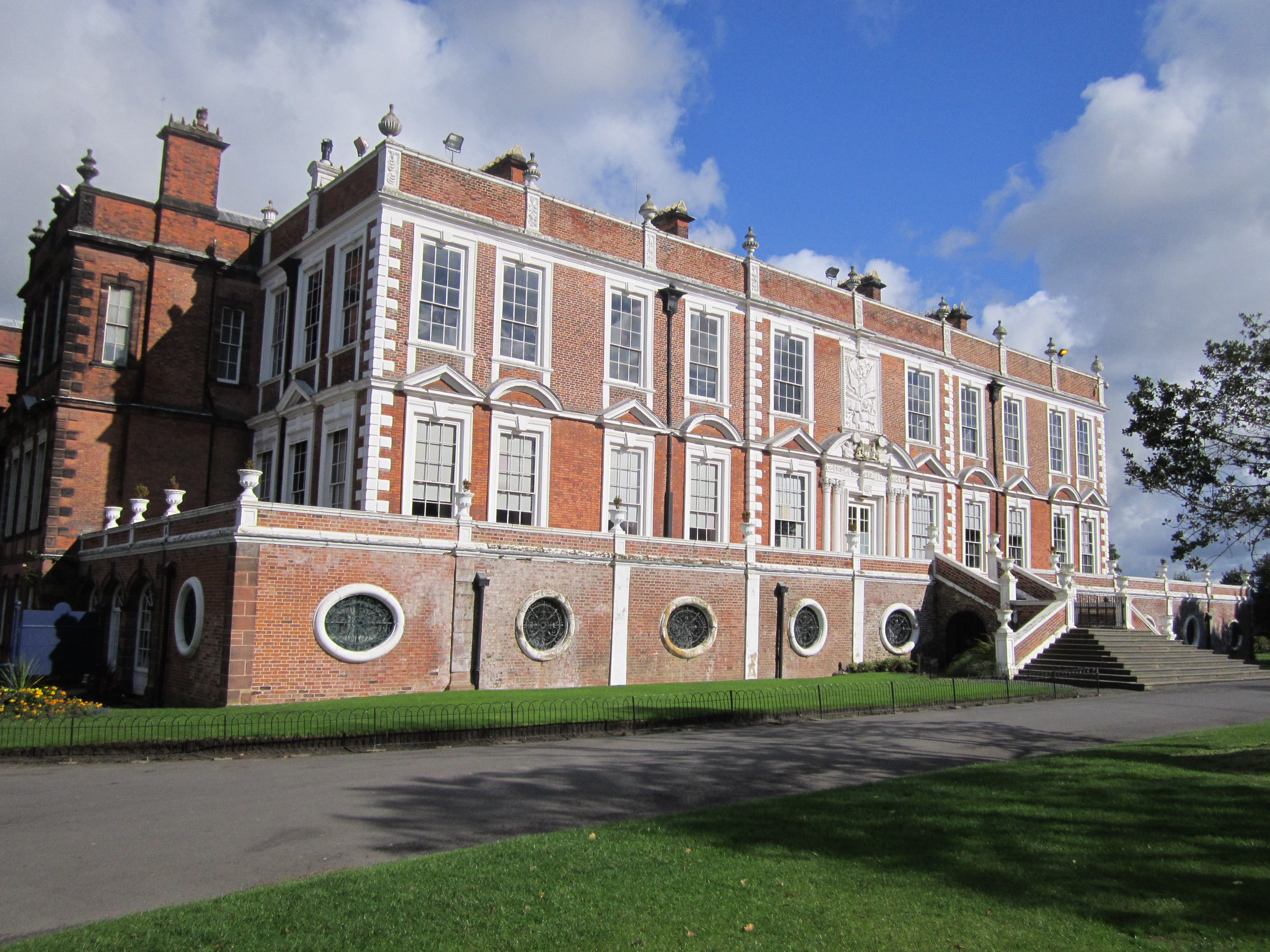 Историческая 9. Croxteth Hall Ливерпуль. Croxteth Hall. Croxteth Hall and Country Park. Великобритания Ливерпуль исторические дома.