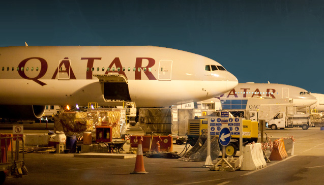 File:Doha Qatar Airways Boeing 777-300ER lineup.jpg