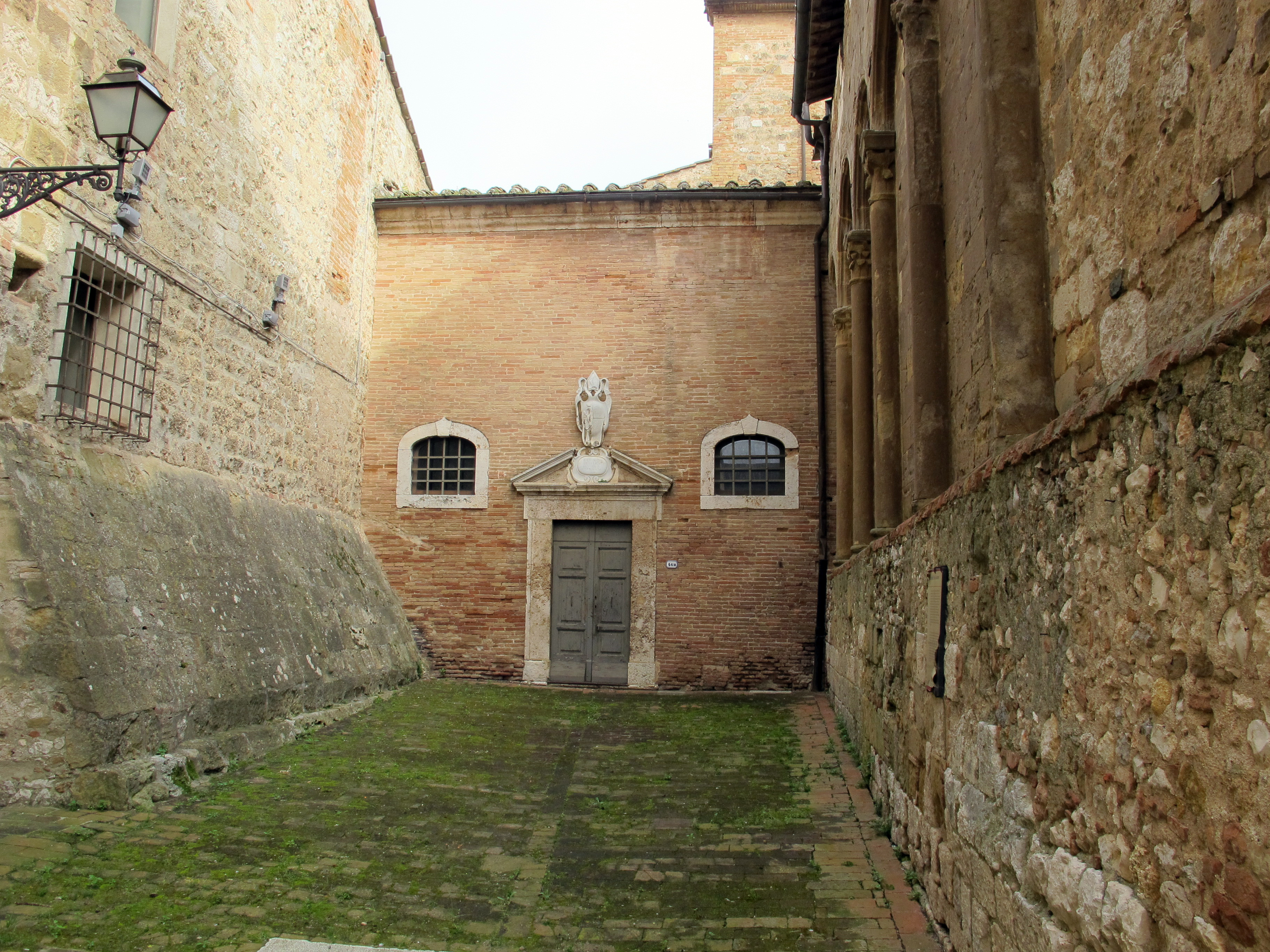 Duomo di Colle, il battistero