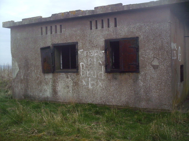 File:Generator House, Cramond Island - geograph.org.uk - 365901.jpg