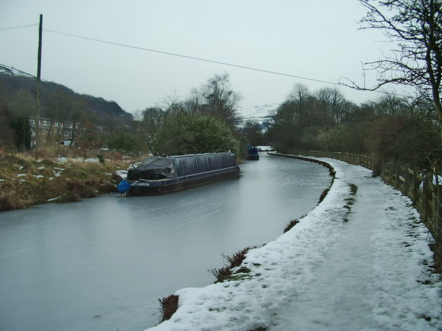 File:Huddersfield Narrow Canal - geograph.org.uk - 1160220.jpg