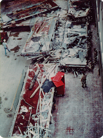 File:Kansas City Hyatt Regency Walkways Collapse 1.gif