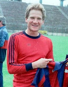 File:Laszlo Boloni - Steaua, 1986.png