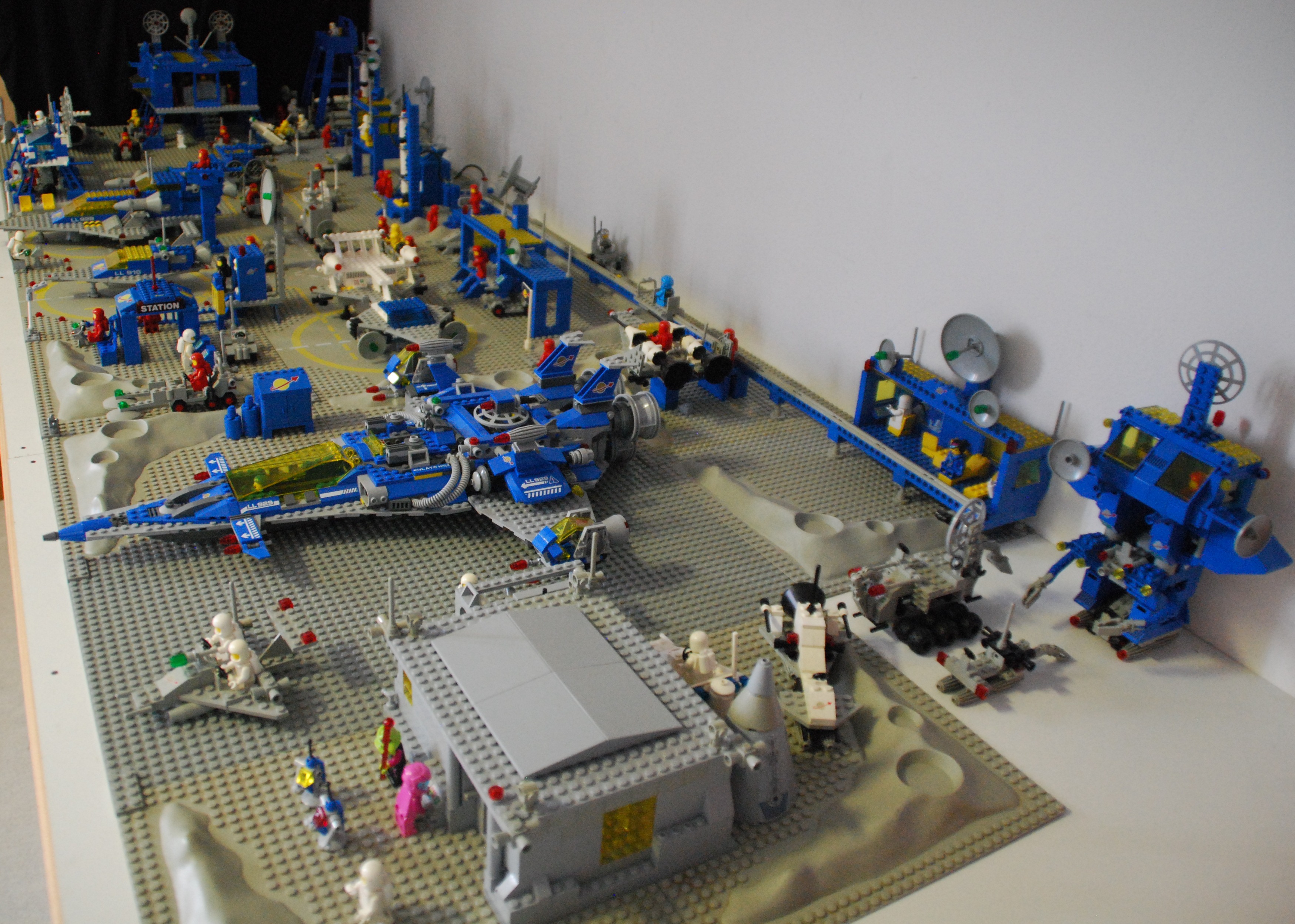 lego classic space