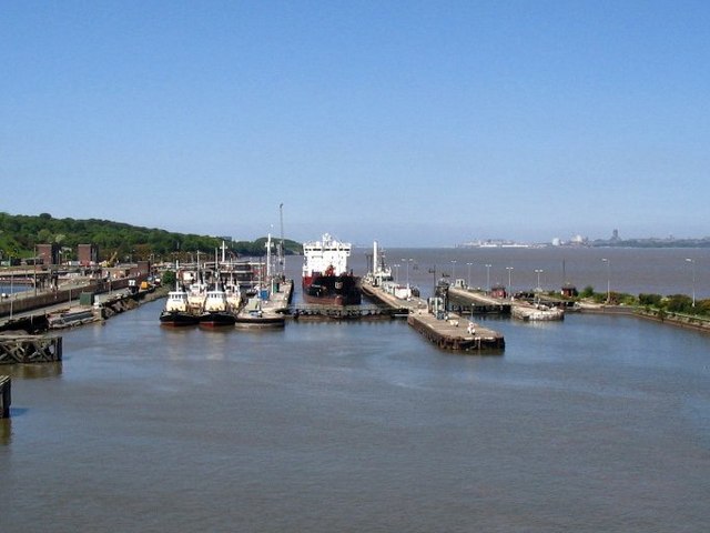 File:Manchester Ship Canal - geograph.org.uk - 1147213.jpg