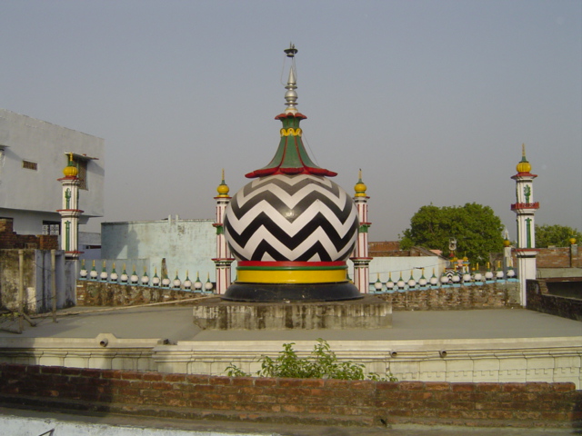 File:Mazar of Alahazrat Imam Ahmad Raza - panoramio.jpg