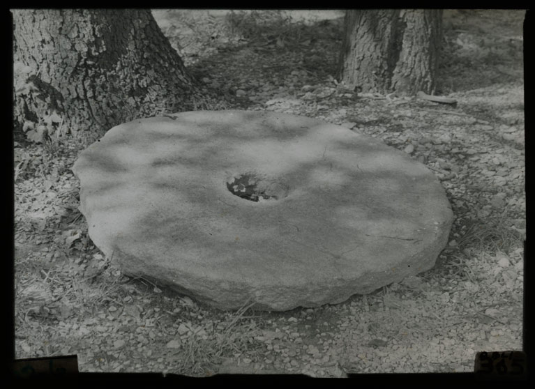 File:Millstone - Abraham Lincoln Birthplace National Historic Site.jpg