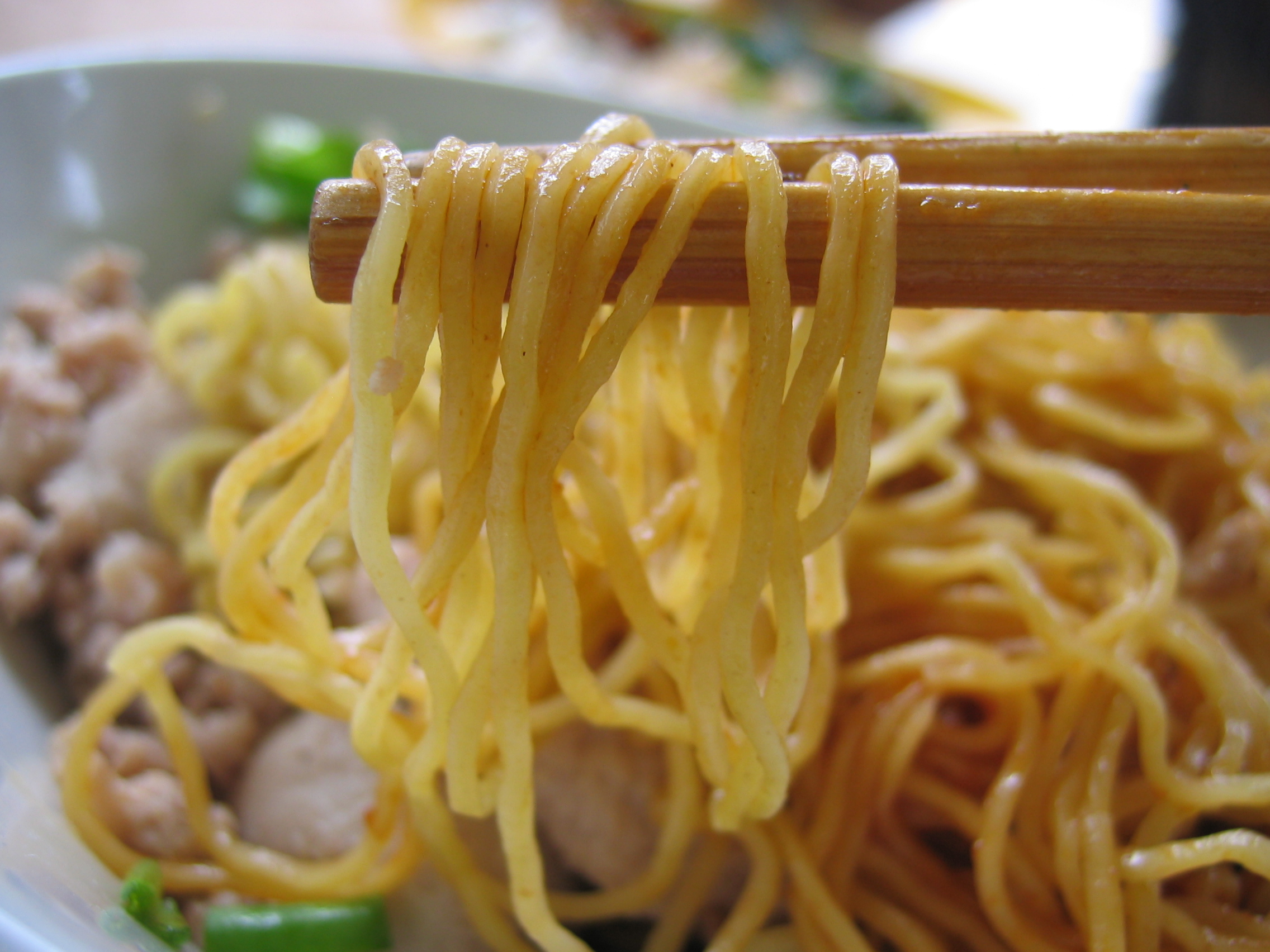 Кто придумал лапшу. Китайская лапша instant Noodle. Нудл лапша. Лапша Салангани. Лапша быстрого пригото.