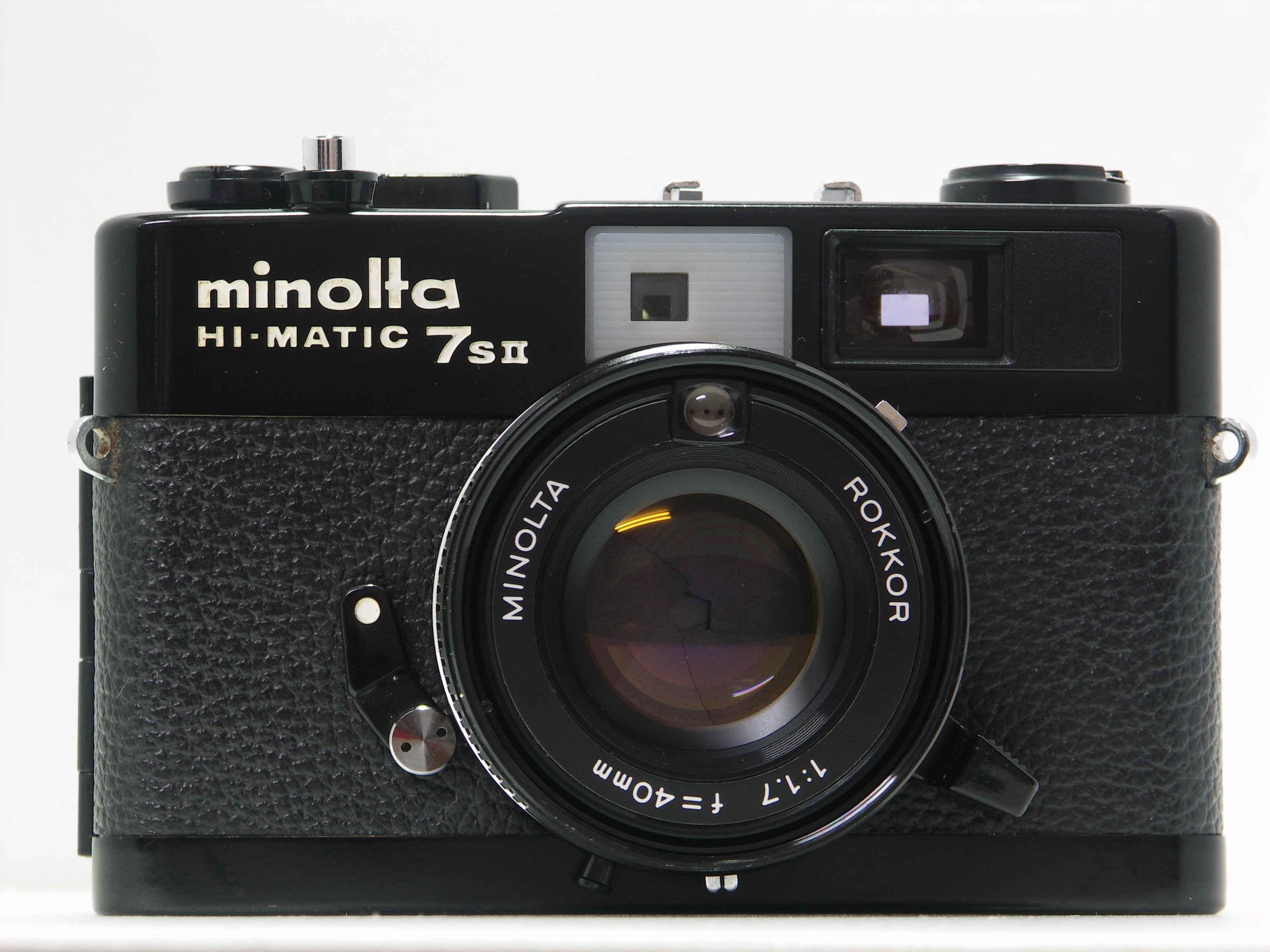 File:Minolta Hi-Matic 7SII 135 film camera with Minolta Rokkor 