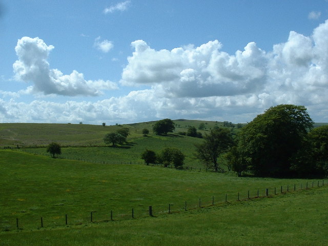 File:Plains at the top of a hill - geograph.org.uk - 24601.jpg