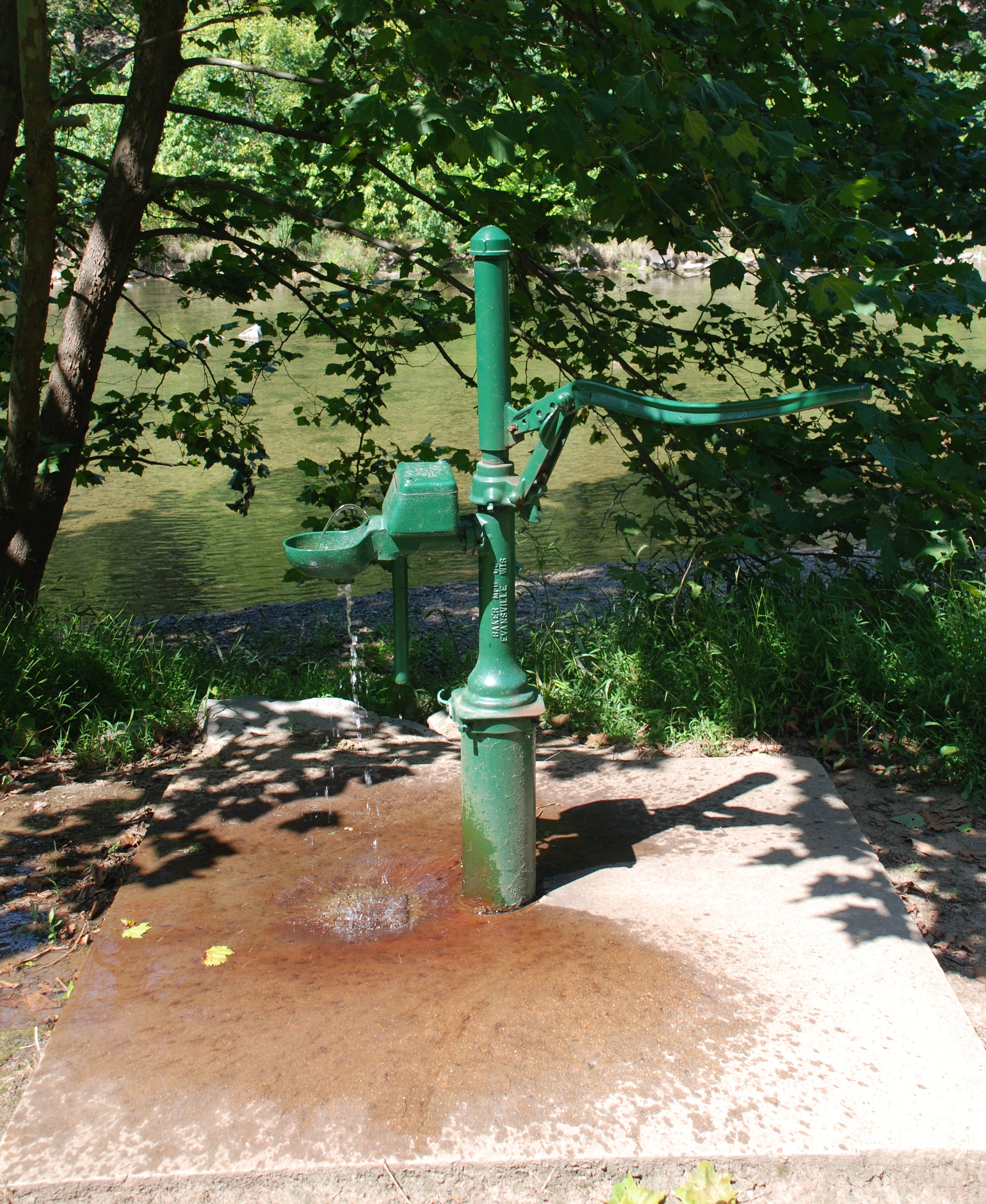 File Smoke Hole Water Fountain 2 Jpg Wikimedia Commons