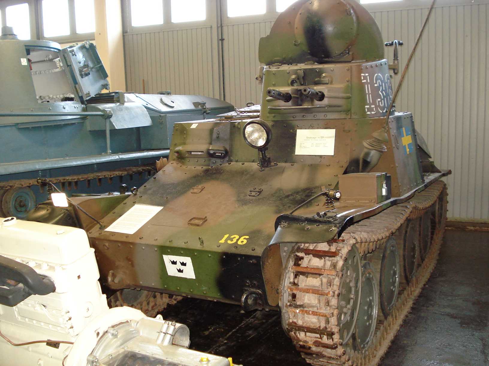 Stridsvagn_m1937_Arm%C3%A9museum.jpg