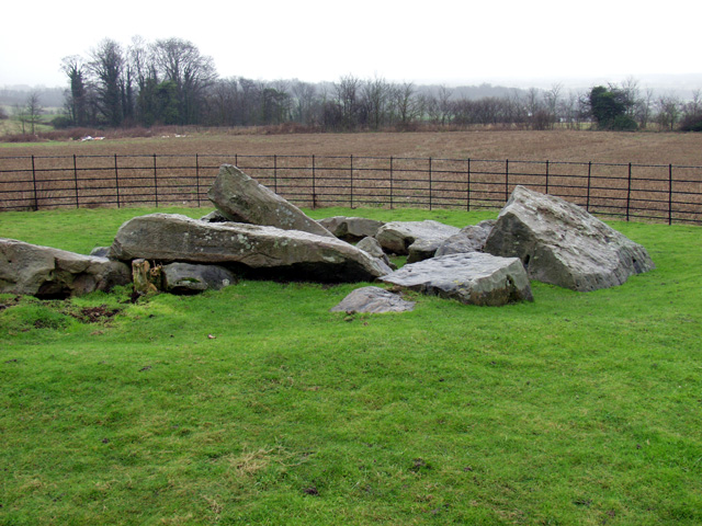 File:The Countless Stones - geograph.org.uk - 3138.jpg