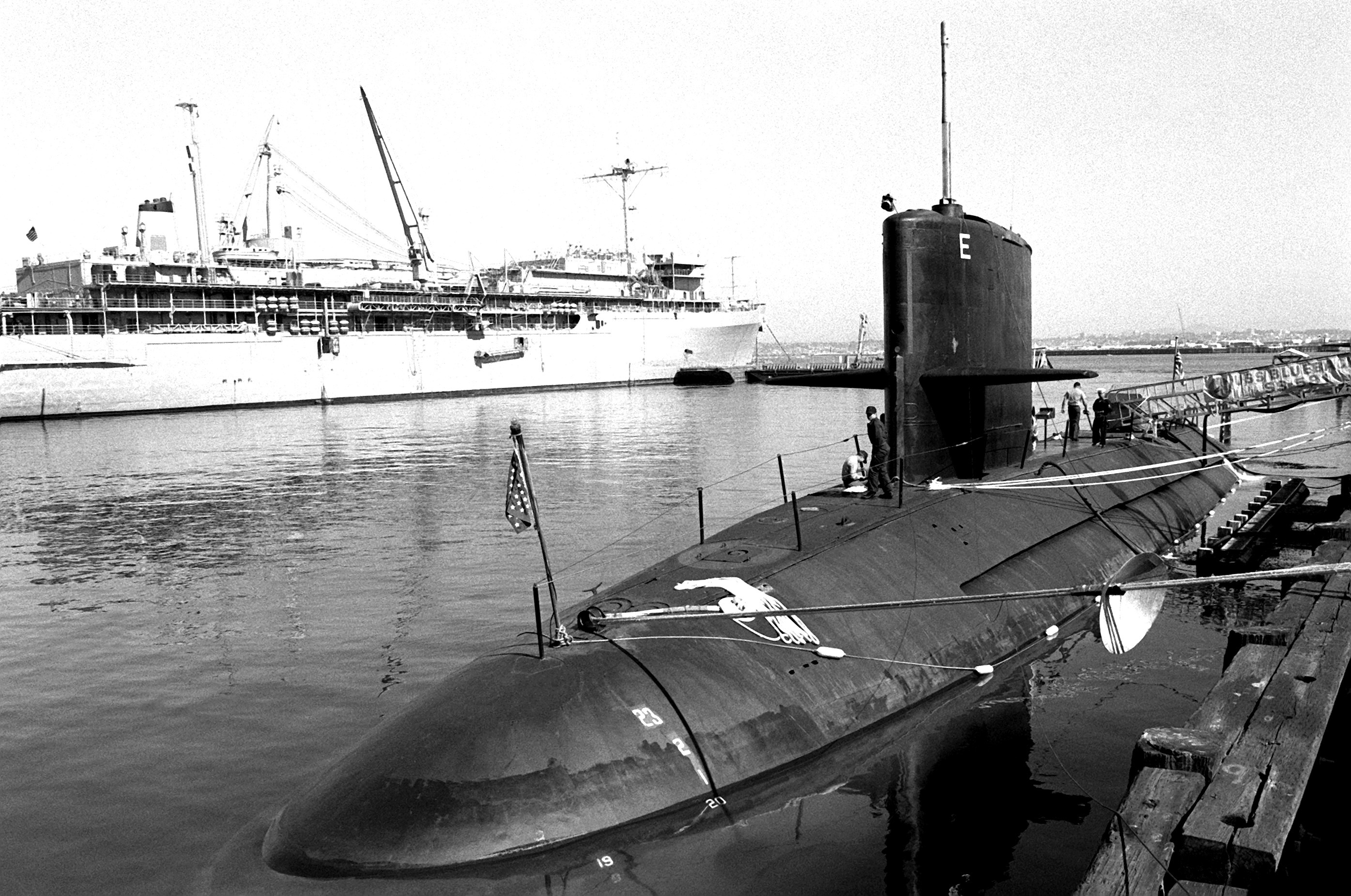 File:USS Blueback (SS-581) at San Diego in 1990.jpeg - Wikimedia