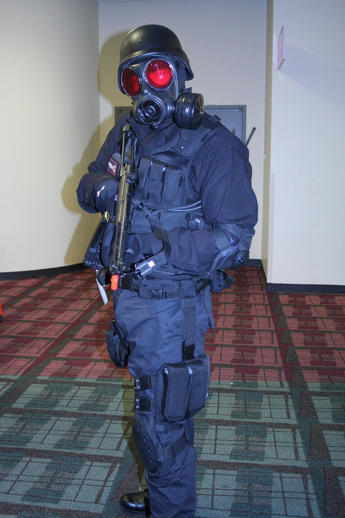 File:Umbrella Corporation trooper Ohayocon 2008.jpg - Wikimedia