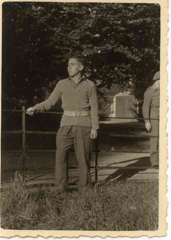 File:יעקב שרת במדים Yaakov Sharett in Jewsh Brigade uniform-151.jpeg