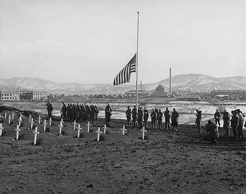 File:1st Marines pay respects to the fallen during the Korean War.jpg