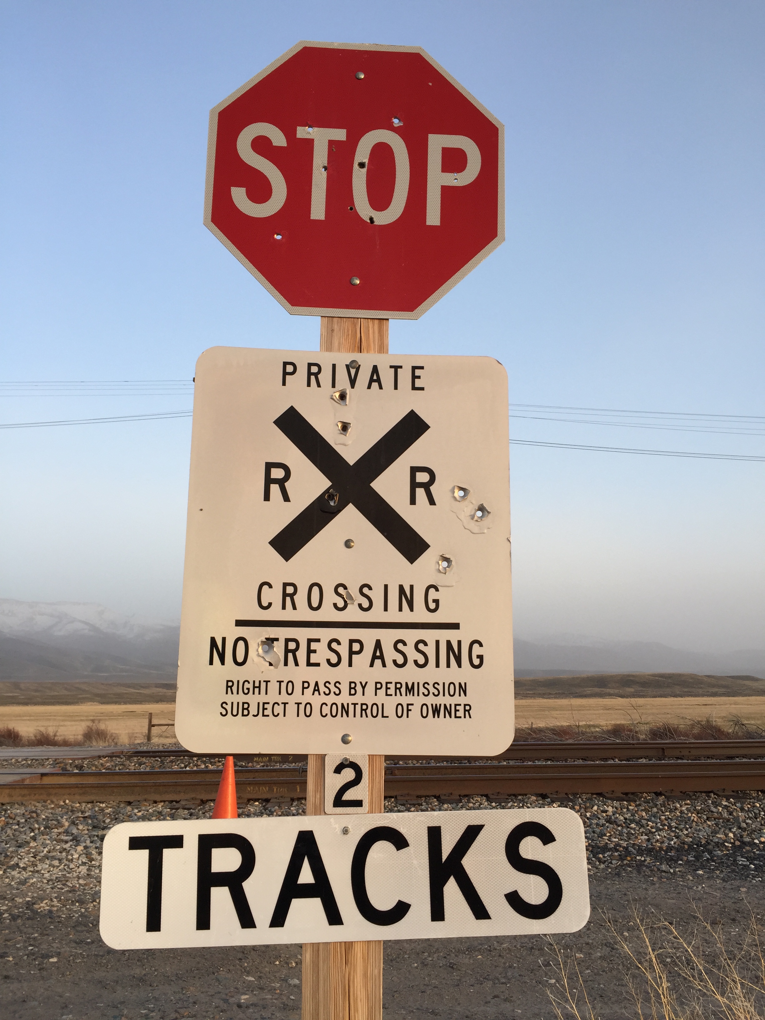 File 15 03 31 18 43 47 Sign At A Private Railroad Level Crossing In Deeth Nevada Jpg Wikimedia Commons