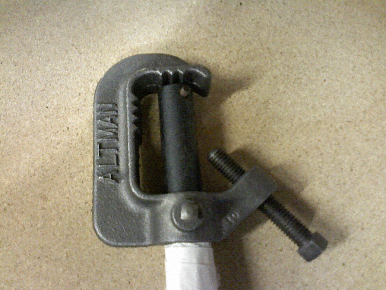 c clamp for pipes