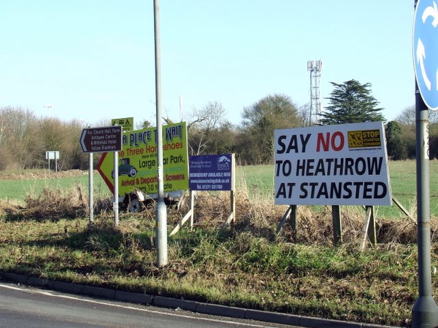 File:Anti airport expansion sign - geograph.org.uk - 1138306.jpg