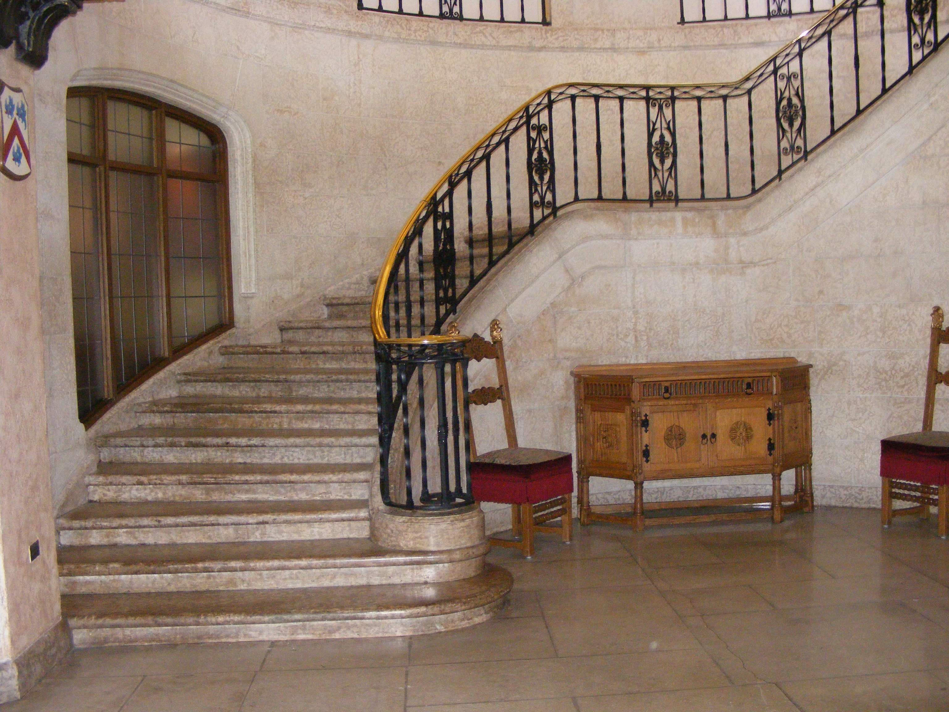 File Banff Springs Staircase Jpg Wikimedia Commons