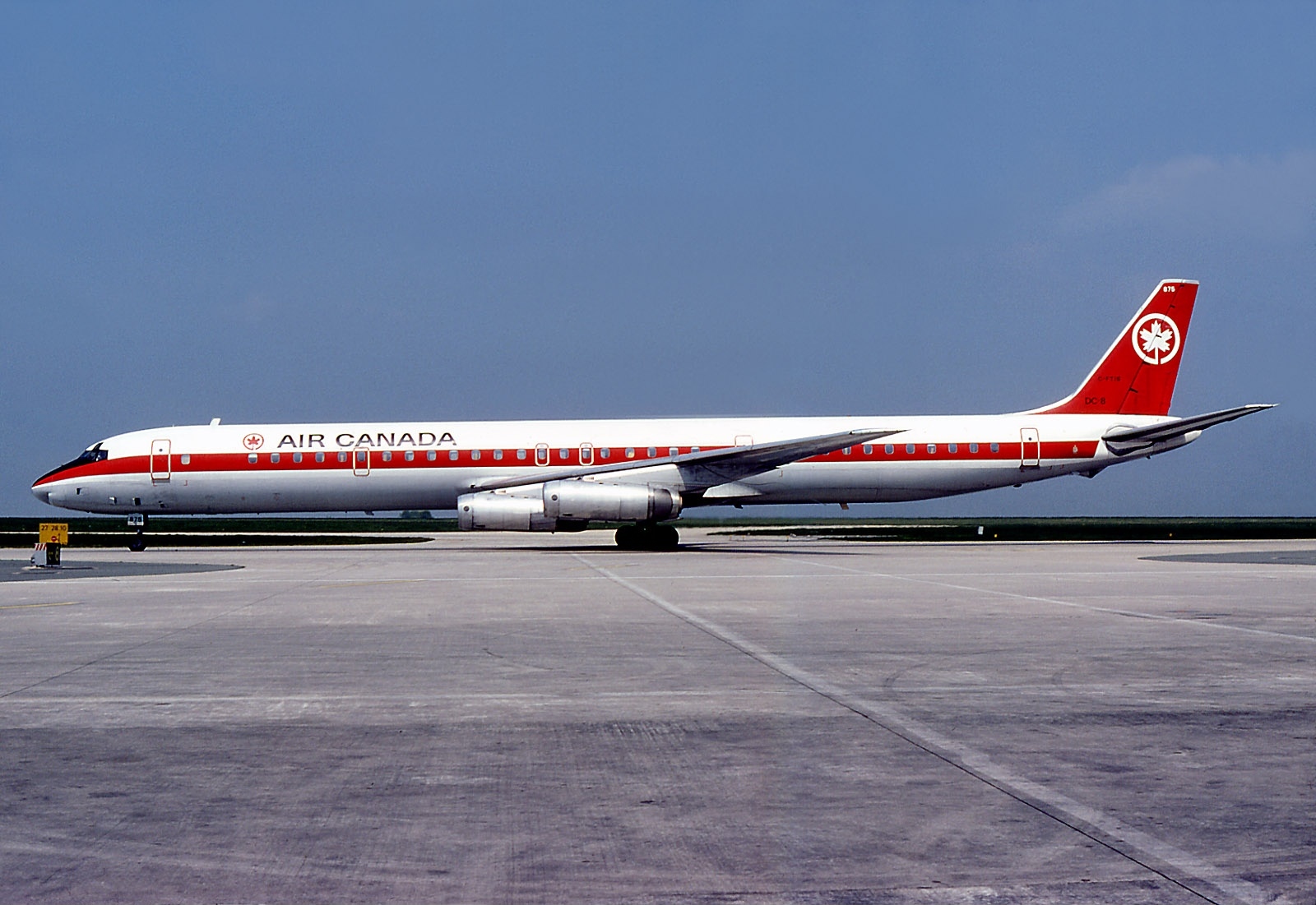 Douglas_DC-8-63(F)_(Air_Canada)_AN062643
