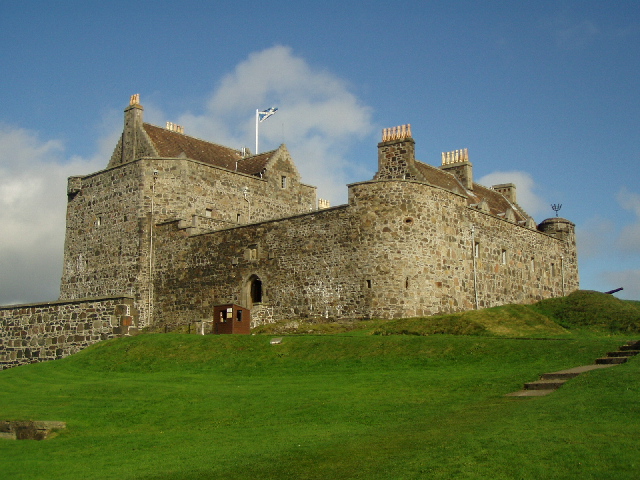 File:Duart Castle, Isle of Mull - geograph.org.uk - 699825.jpg