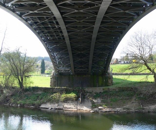 File:Elan Valley Aqueduct - geograph.org.uk - 397117.jpg