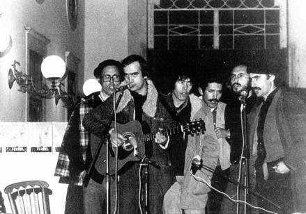Jose Afonso (first from the left), alongside Fausto Bordalo Dias, Sergio Godinho, Vitorino and others, in 1979 Festival pela vida.jpg
