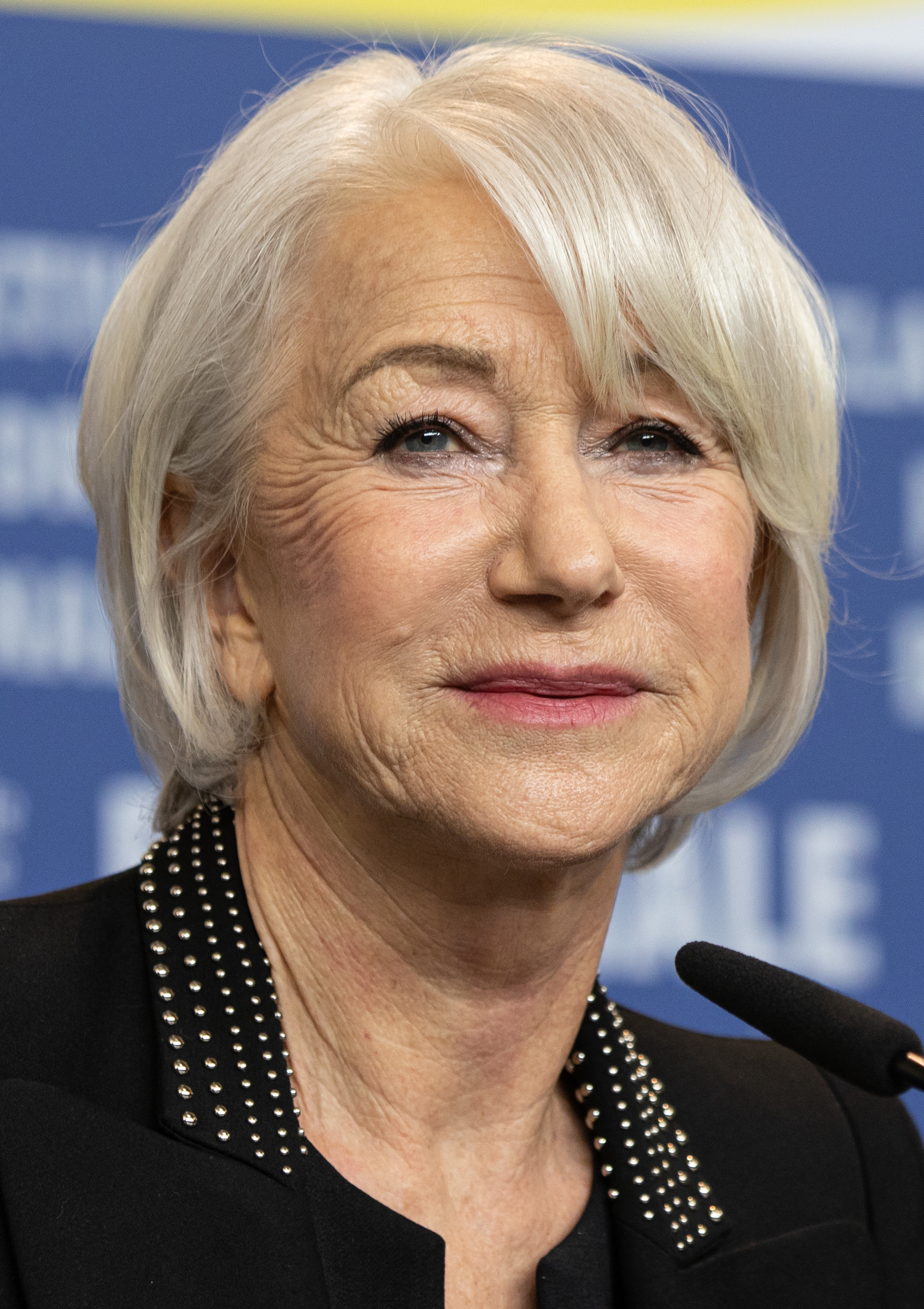 https://upload.wikimedia.org/wikipedia/commons/b/bf/Helen_Mirren_2020_%28cropped_2%29.jpg