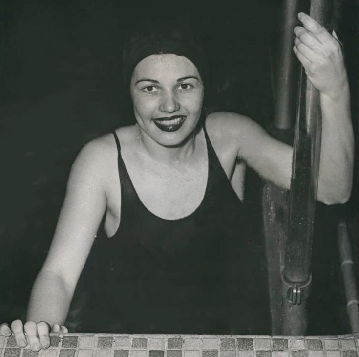 Wilson in 1945 after breaking the U.S. 100 yd breaststroke record