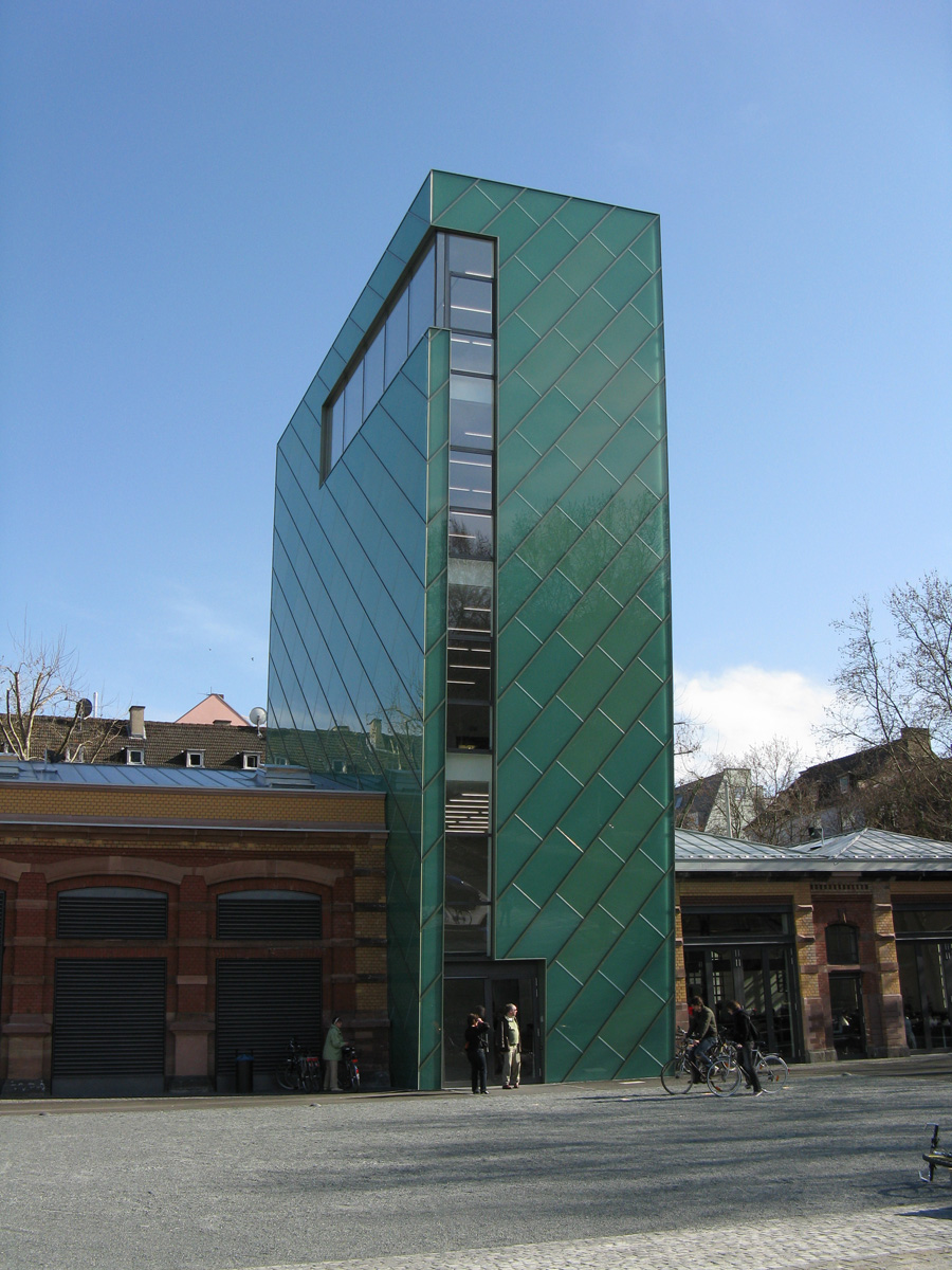 Kunsthalle der Stadt Mainz am Zollhafen. 2006 Umbau des 1887 von Eduard Kreyßig geplanten Kessel- un...