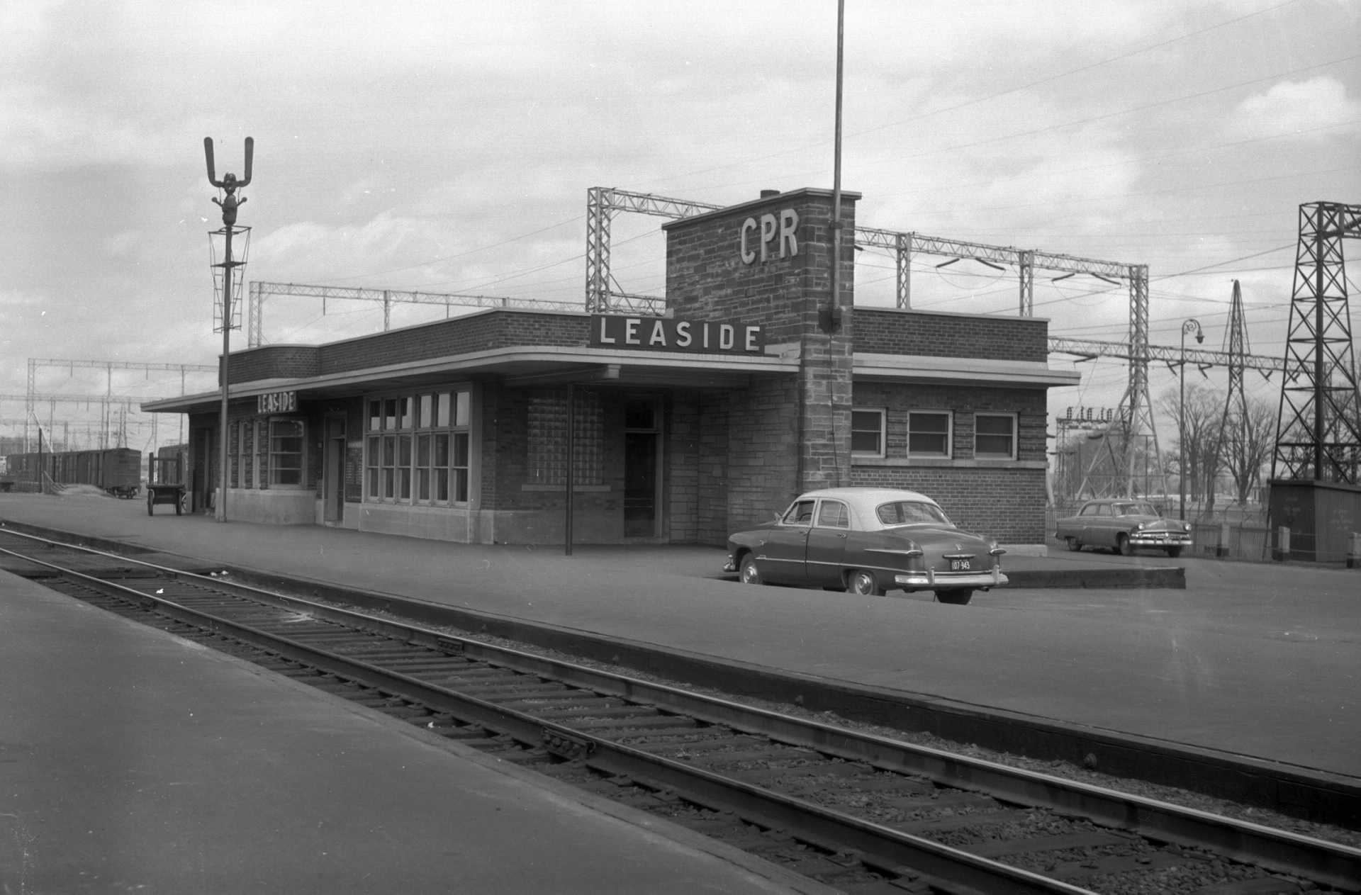 Leaside_CPR_Station_r-3374.jpg