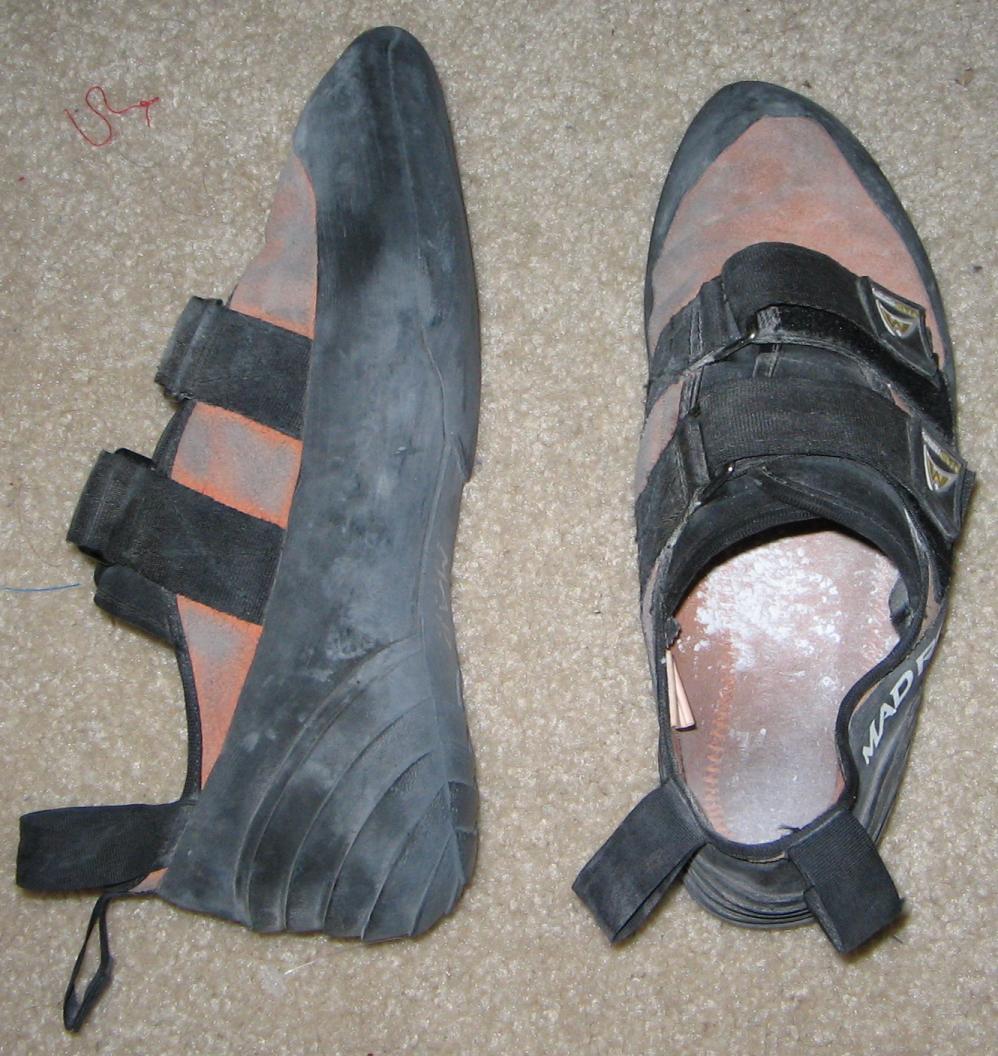 https://upload.wikimedia.org/wikipedia/commons/b/bf/Madrock_flash_shoes.saa.jpeg
