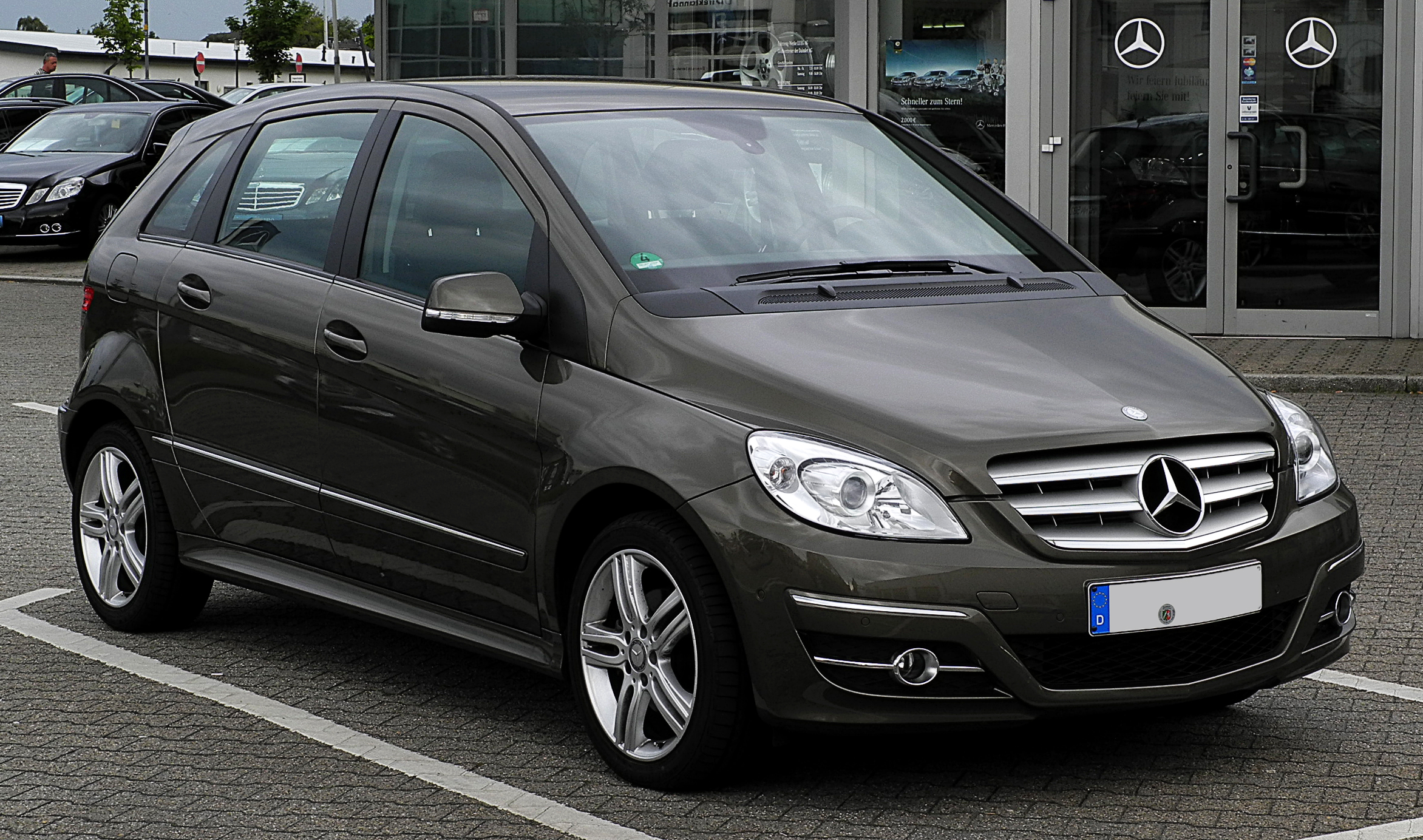 Mercedes-Benz_B_180_CDI_(T_245,_Facelift)_â€“_Frontansicht_(2),_10 ...