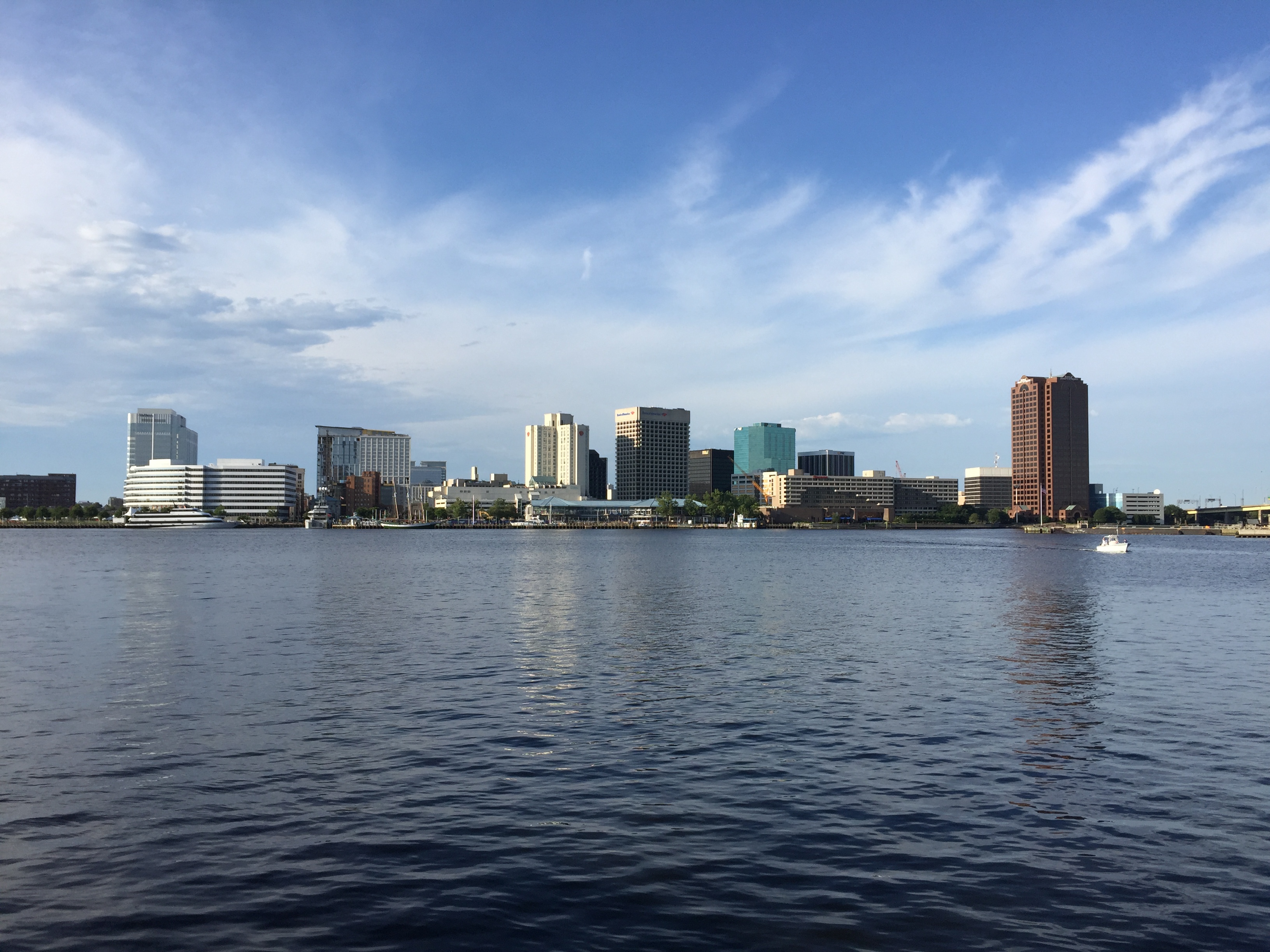 File Norfolk Virginia Skyline 16 Jpg Wikipedia