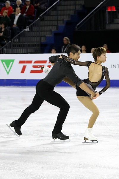 File:Peng Cheng, Jin Yang - 2018 Skate Canada - 03.jpg