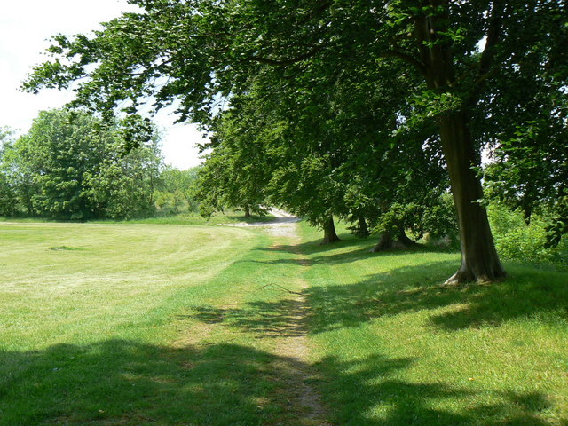 Public Footpath - heading north - geograph.org.uk - 818395