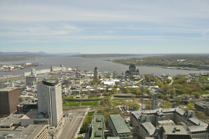 File:Québec depuis l'observatoire (35037671531).jpg