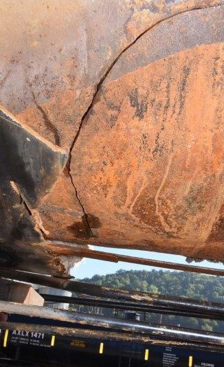 File:Rail Tank-Car Breach, Chlorine Release, Martinsville, West Virginia (36048493351).jpg