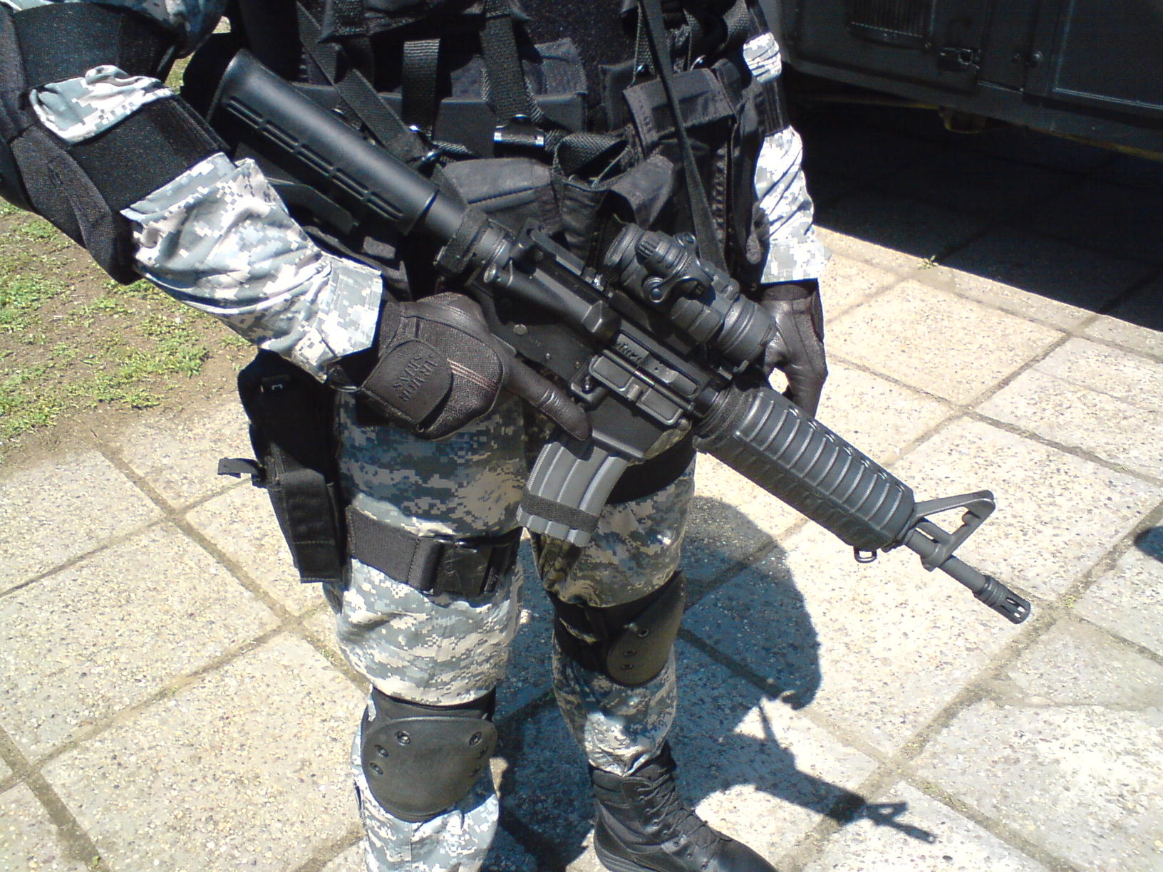 Échelle 1/6 jouet carabine-M4 Colt Commando SBR fusil avec Suppresseur TYPE 2 