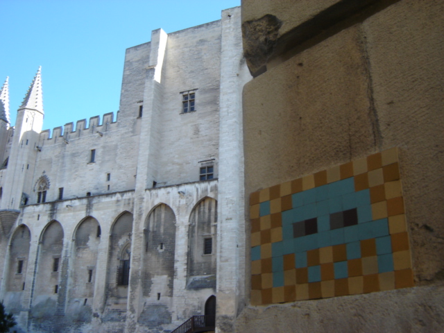 File:Space invaders avignon.jpg