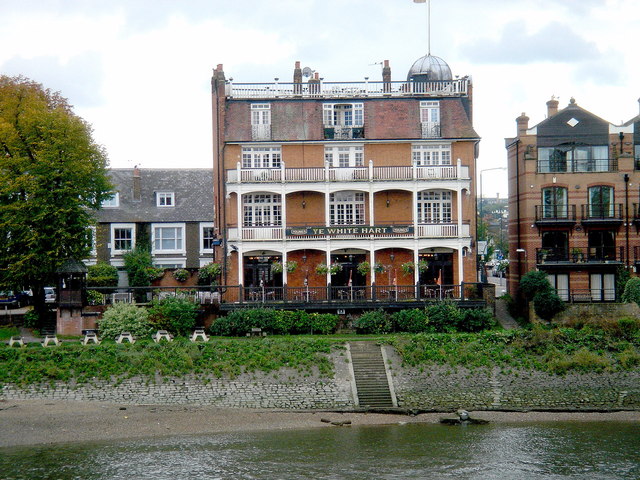 File:The White Hart, Barnes - geograph.org.uk - 1138792.jpg