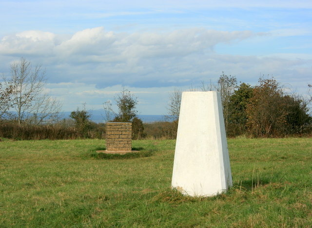 File:Trigpoint and toposcope Stinchcombe Hill - geograph.org.uk - 1024492.jpg