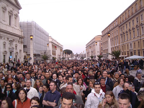 File:Via della Conciliazione, papal funeral.jpg